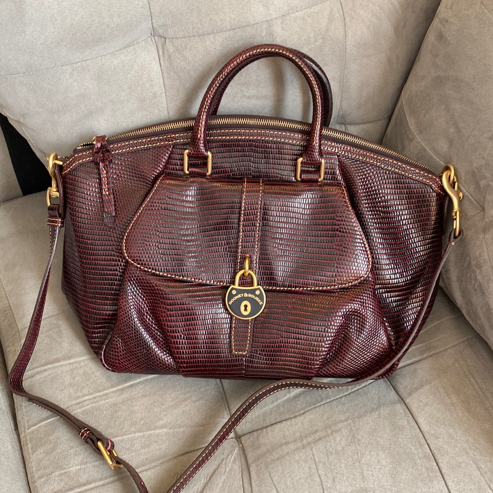Dooney & bourke red croc embossed satchel crossbody shoulder bag